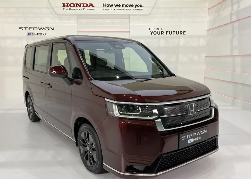 honda-stepwgn-hybrid-autoini